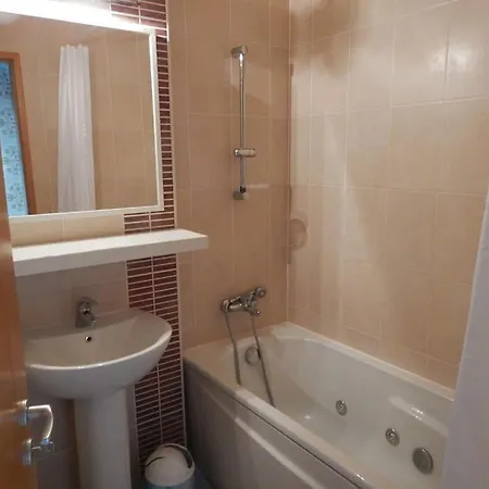 Imádnivaló Medencés Hotellakás Szaunával. Apartman *